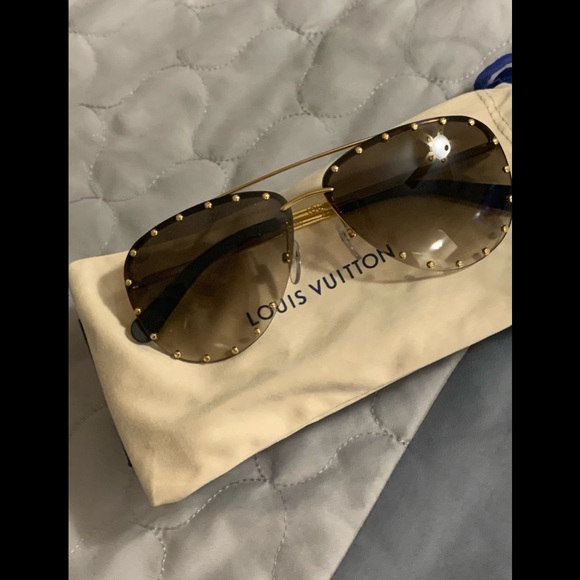 Comfy USA Accessories - 🥳Louis Vuitton Party Sunglasses 🥳